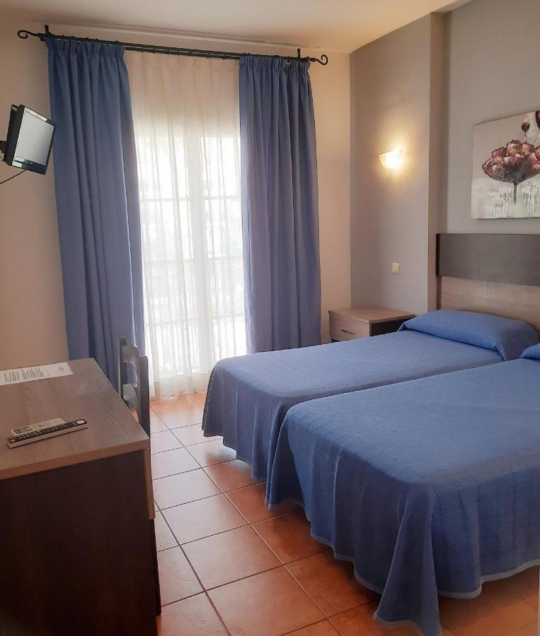 Hostal La Colonia マルベーリャ エクステリア 写真
