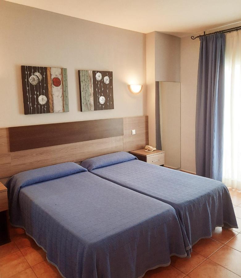 Hostal La Colonia マルベーリャ エクステリア 写真
