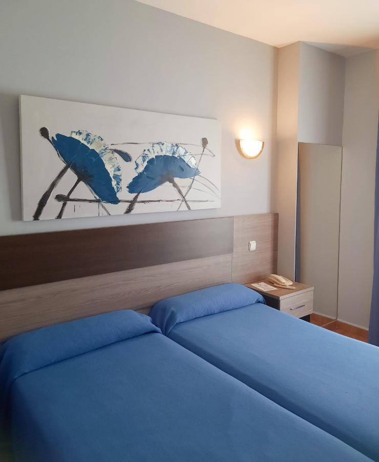 Hostal La Colonia マルベーリャ エクステリア 写真