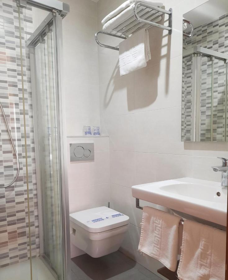 Hostal La Colonia マルベーリャ エクステリア 写真