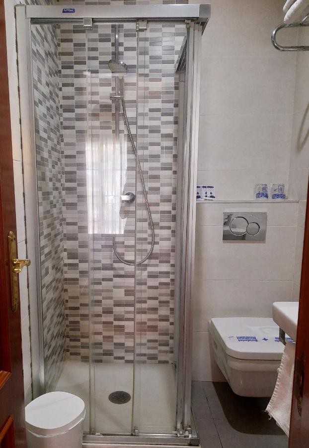 Hostal La Colonia マルベーリャ エクステリア 写真